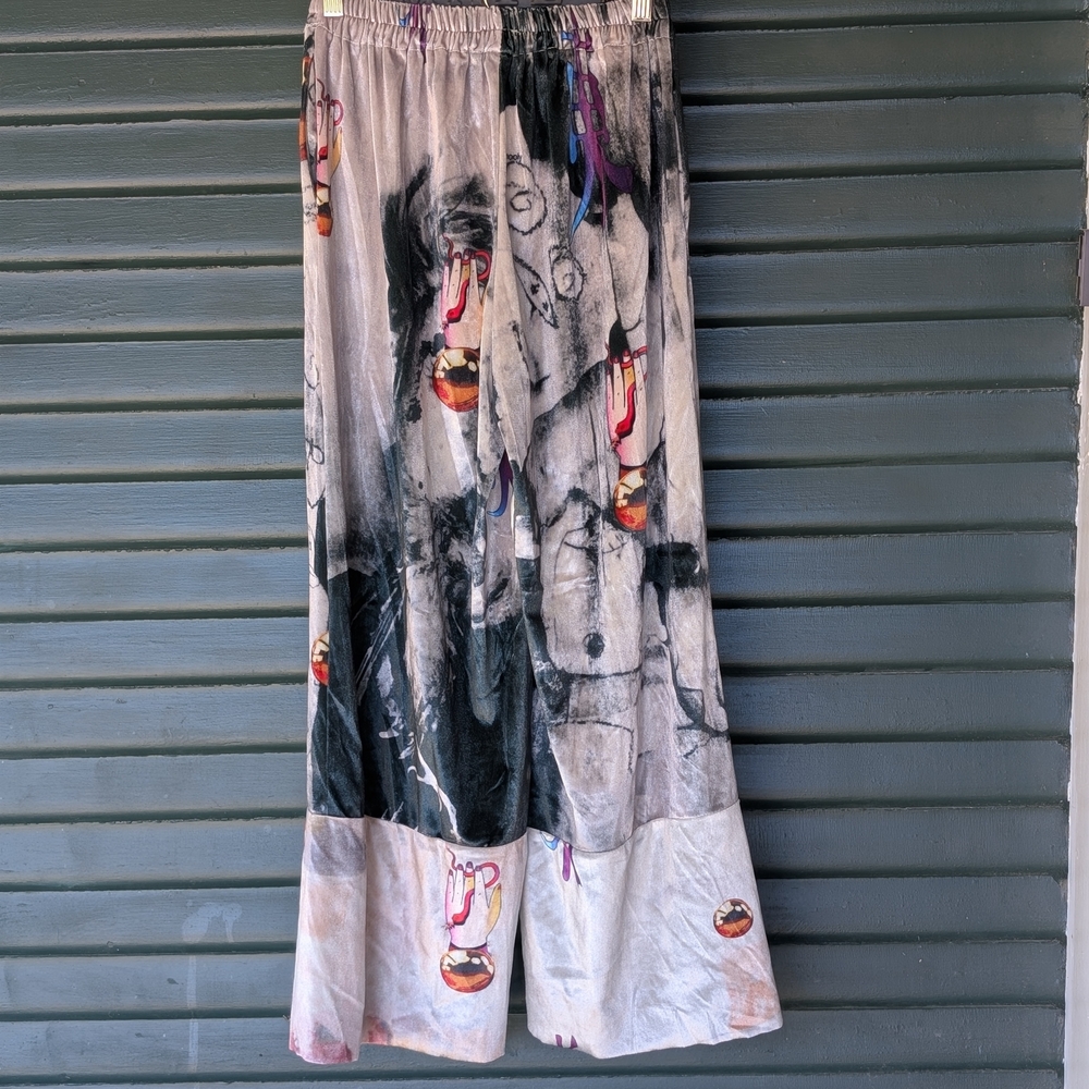 Artistic Wide-Leg Pants with Graphic Print - Picture 2 of 4